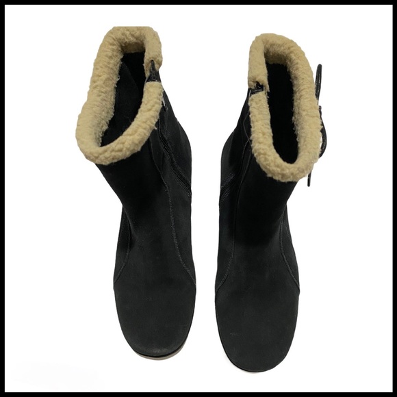 CLARK’S BLACK SUEDE SHEARLING ANKLE BOOTS Sz 7 - Picture 7 of 9